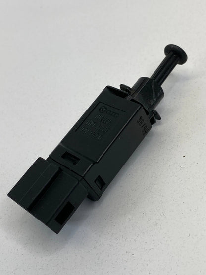 1998-2001 VOLKSWAGEN NEW BEETLE BRAKE LIGHT SWITCH SENSOR 927189D OEM
