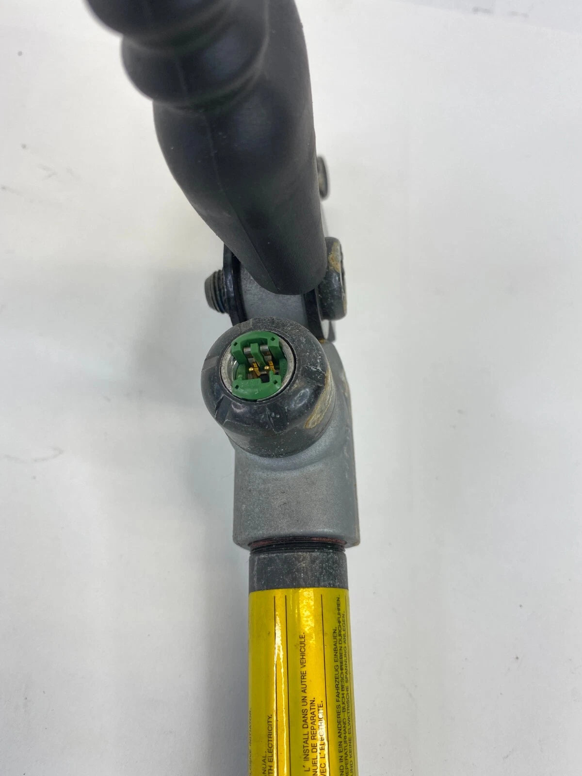 10-13 KIA FORTE FRONT RIGHT PASSENGER SIDE SEAT BELT PRETENSION TENSIONER OEM