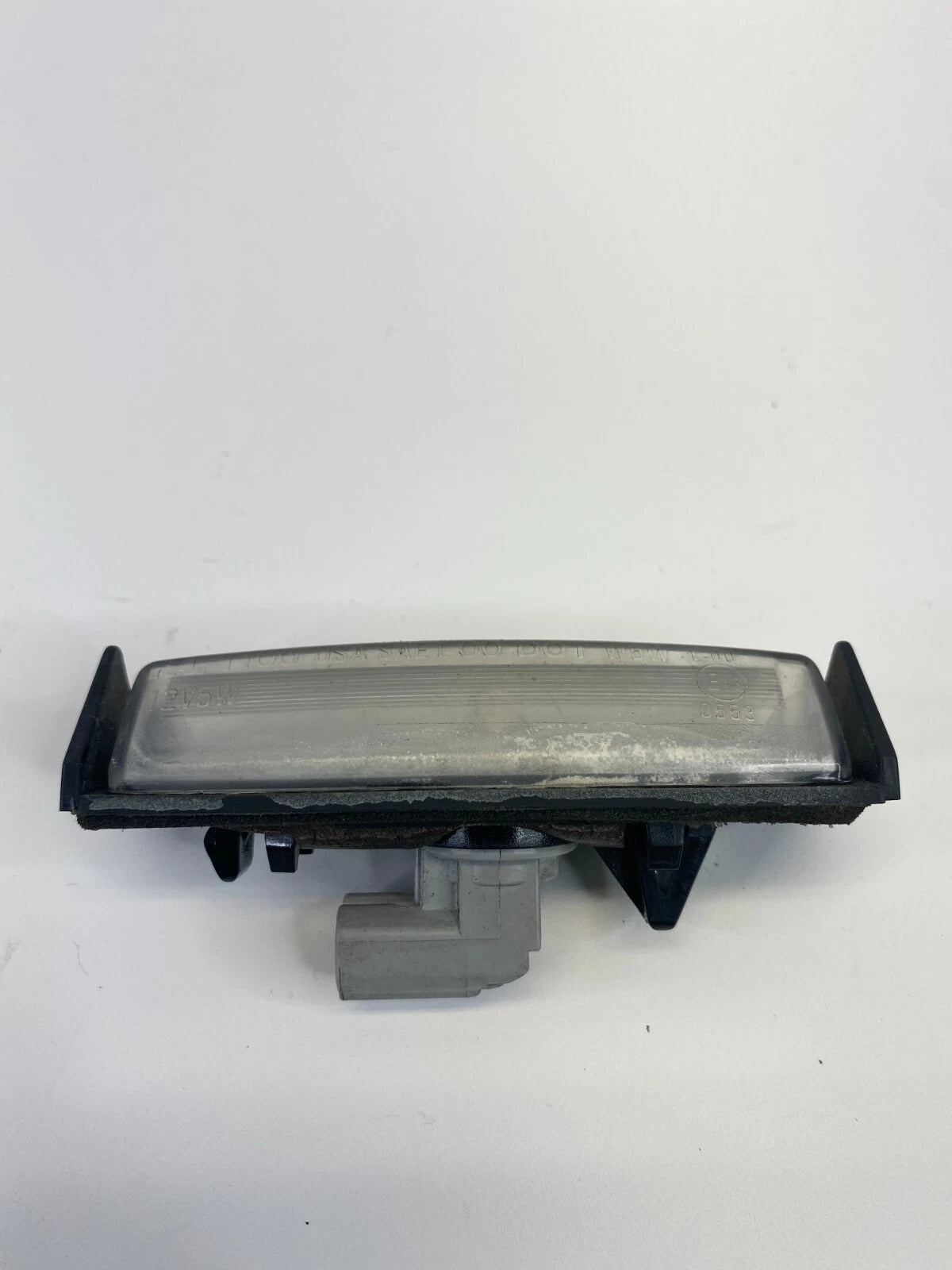 2002-2011 TOYOTA CAMRY TRINK LID LICENSE PLATE LIGHT LAMP ASSEMBLY OEM E13-0553