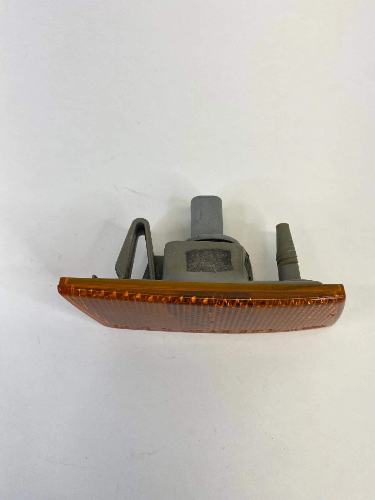 2005-2014 CHRYSLER 300 FRONT BUMPER RIGHT PASSENGER SIDE MARKER LIGHT LAMP OEM