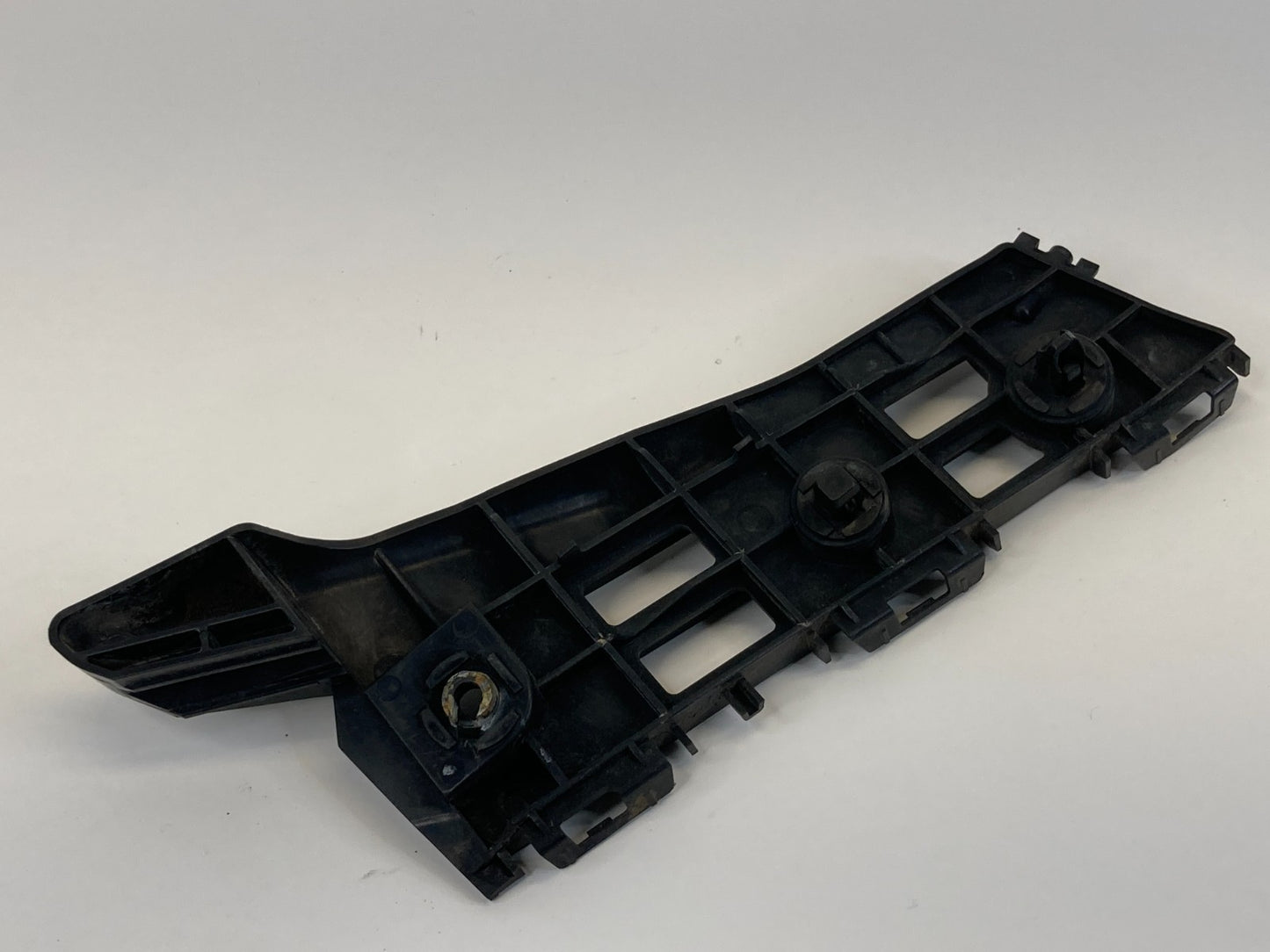 10-15 Toyota Prius Front Left Driver Side Bumper Retainer Support Bracket OEM