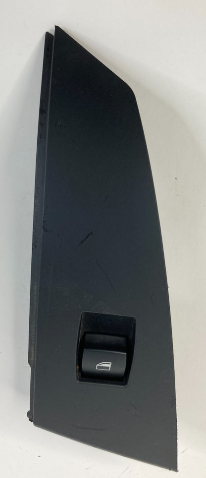 2006 2007 BMW 530xi Rear Right Door Power Window Switch w Bezel 6951965A OEM