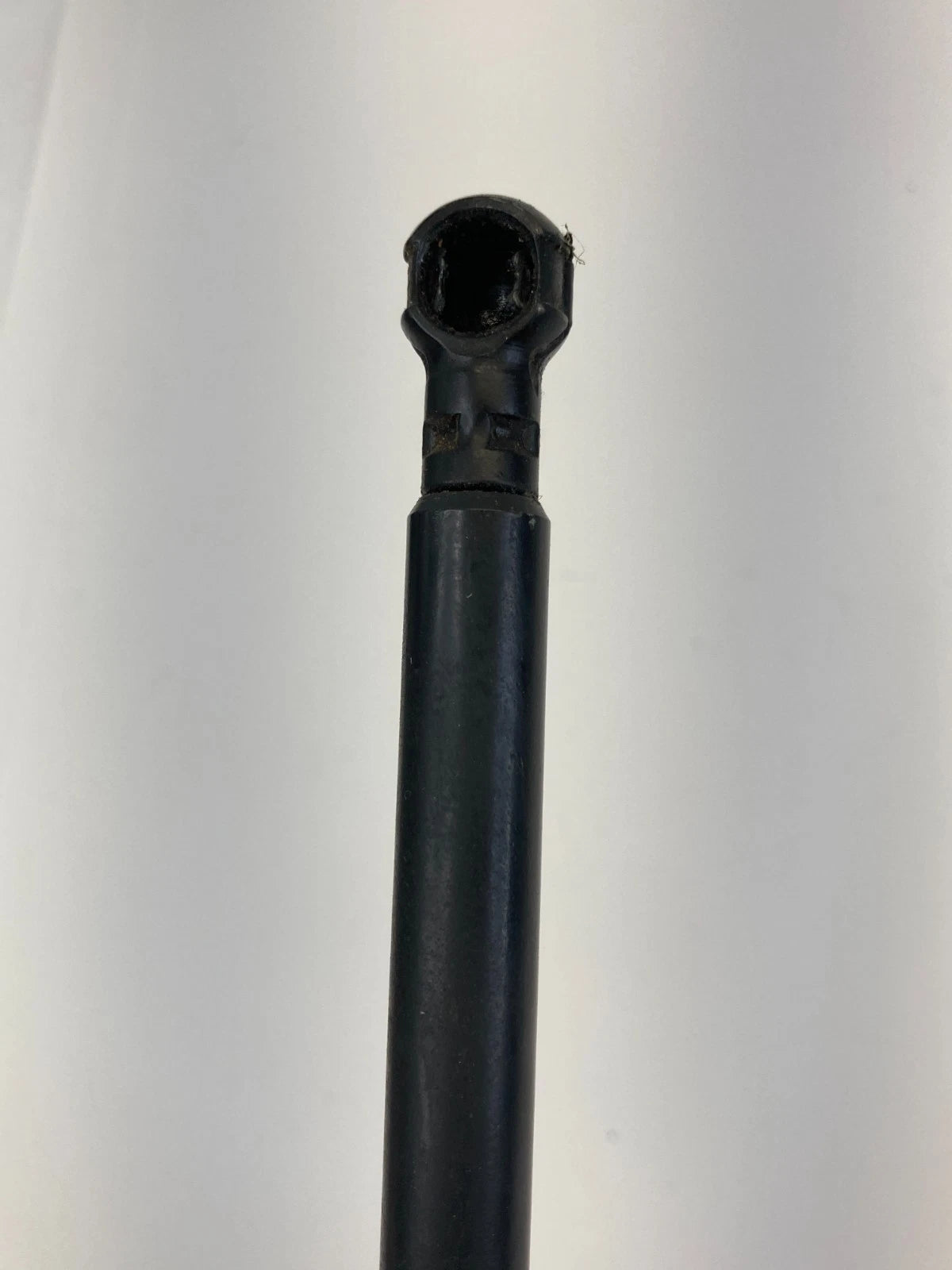 2007-2014 GMC YUKON CHEVROLET TAHOE TRUNK LIFTGATE LIFT SUPPORT SHOCK STRUT OEM