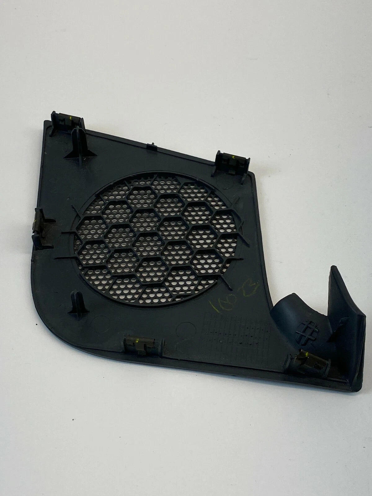 2005-2010 JEEP GRAND CHEROKEE FRONT LEFT DASH SPEAKER COVER GRILLE 5KB01TRM OEM