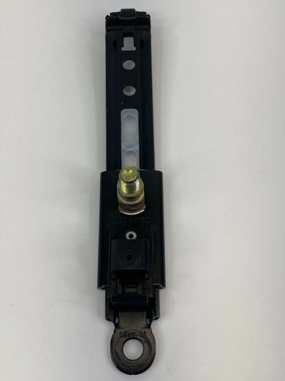 2002 2003 LEXUS ES300 LEFT DRIVER SIDE SEAT BELT HEIGHT ADJUSTER D526001 OEM