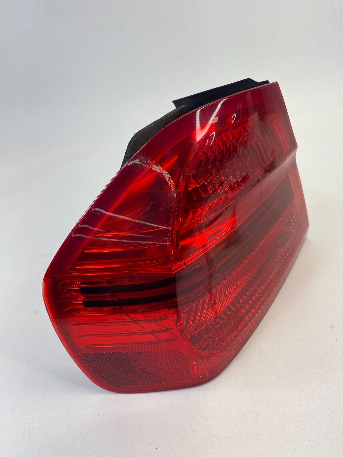 2007 2008 BMW 328i Sedan Left Side Tail Light Taillight Tail Lamp Outer I090028