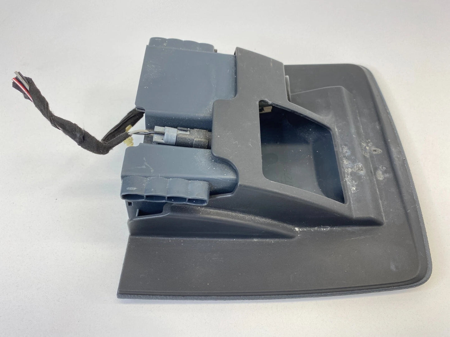 2006 2007 CADILLAC DTS INSTRUMENT PANEL CENTER ASH TRAY ASHTRAY L005277AA