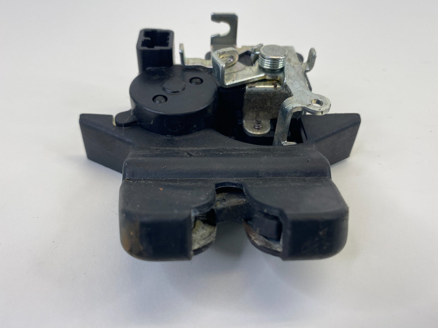 2008-2010 Hyundai Sonata SEDAN Rear Trunk Lock Latch Actuator Release Assy OEM