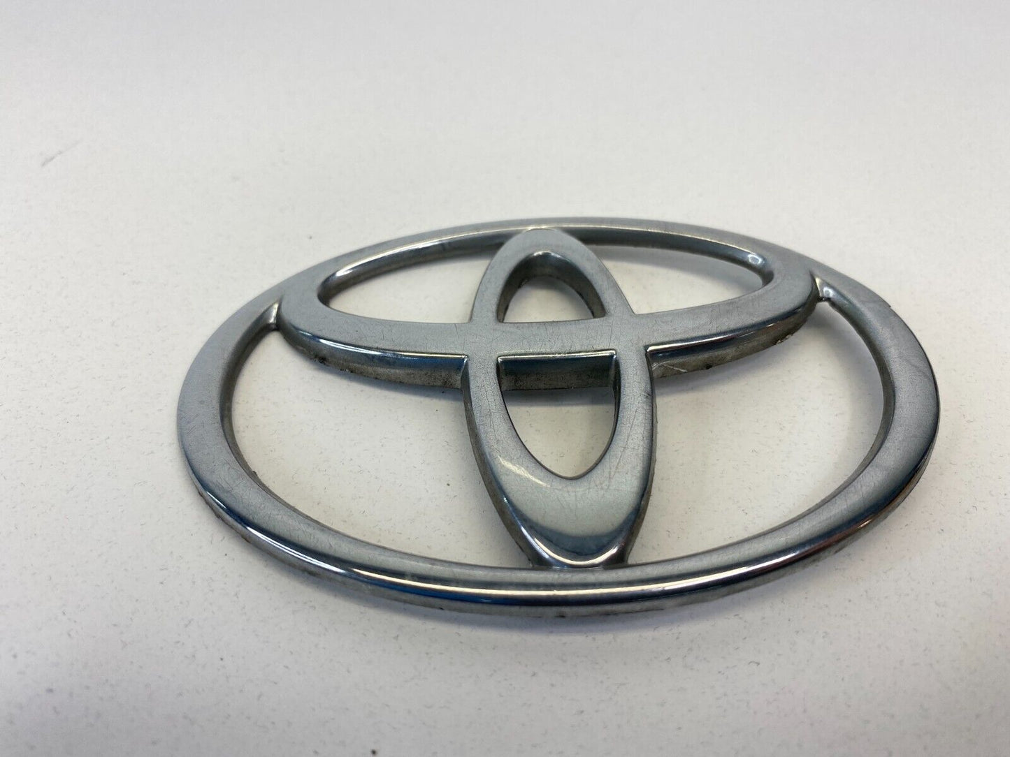 1997-2001 Toyota Camry Emblem Badge Logo Symbol Chrome OEM