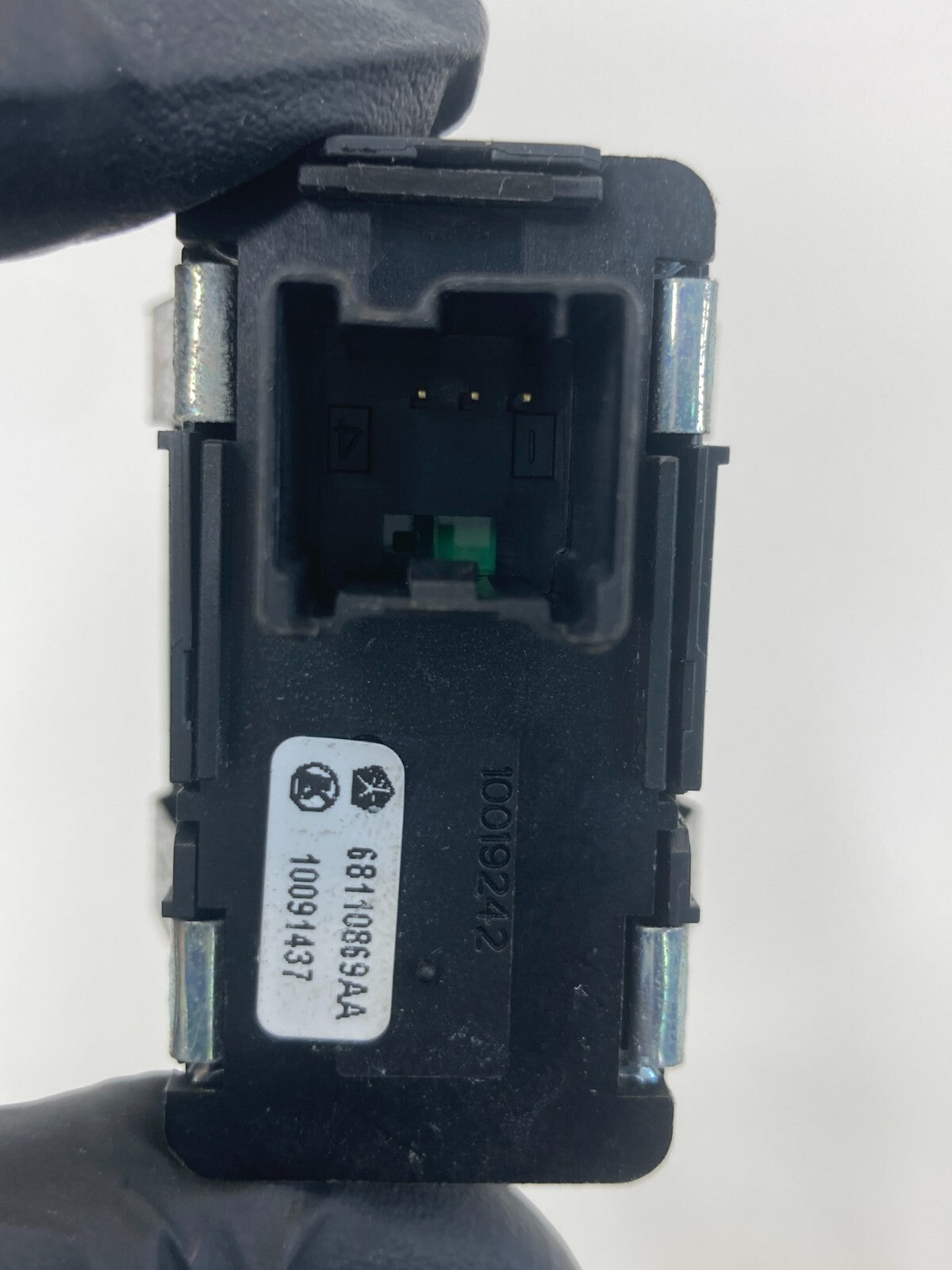 2012-2016 Chrysler Town & Country Rear Right Door Power Window Switch 68110868AA
