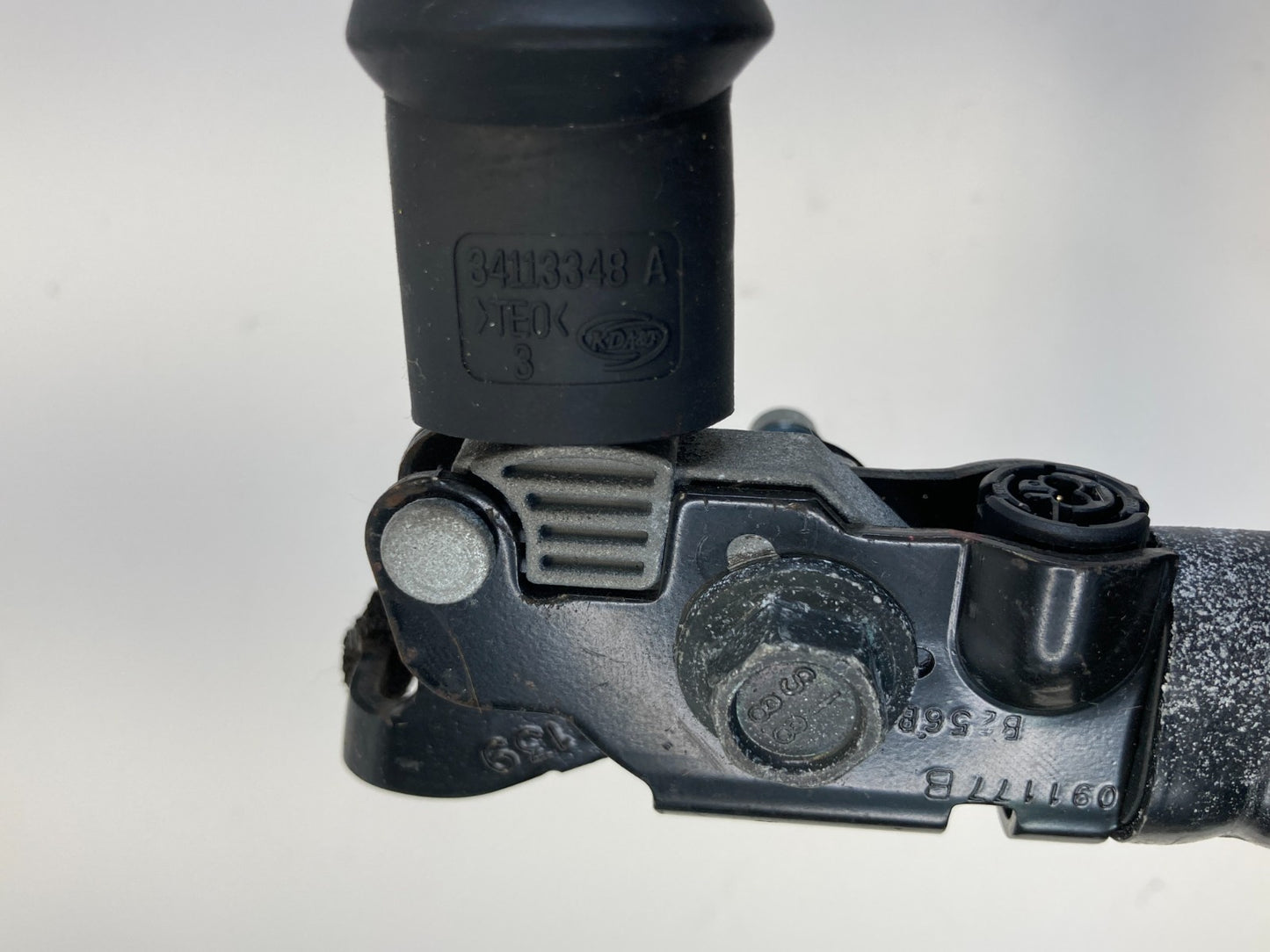 2011-2014 Hyundai Sonata Front Left Driver Seat Belt Buckle Tensioner 34098739G