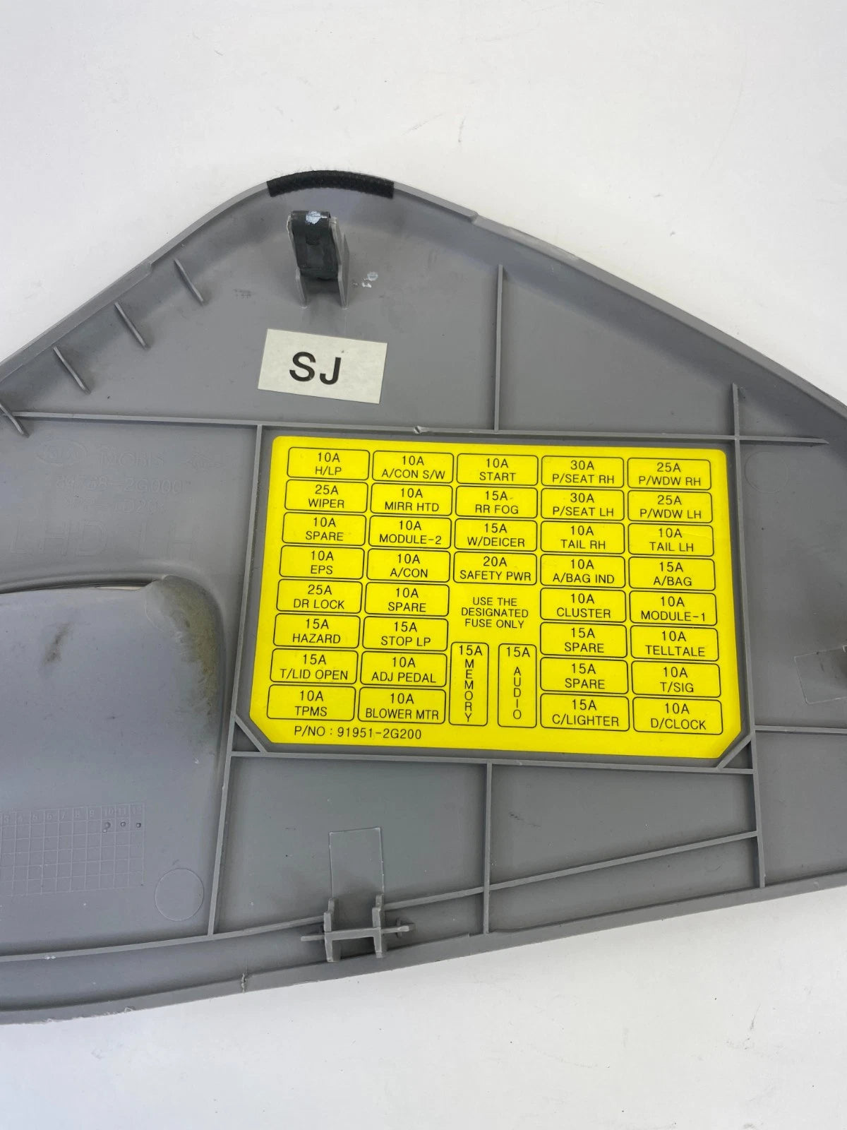 2006-2010 KIA OPTIMA DASH LEFT SIDE FUSE END TRIM COVER CAP 84768-2G000 OEM