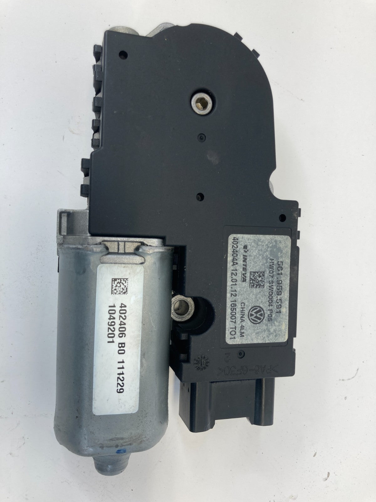 2012-2022 Volkswagen Passat Sedan Sunroof Moonroof Sun Roof Motor 561959591 OEM