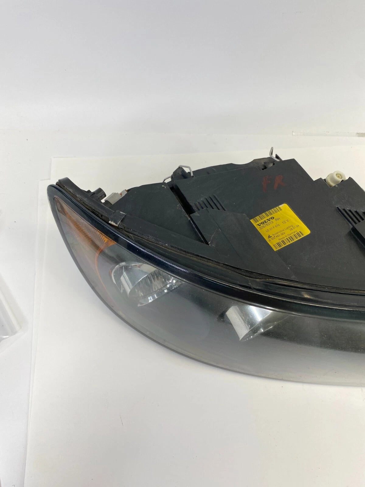 03 04 VOLVO S40 FRONT RIGHT PASSENGER HEADLIGHT HEADLAMP LAMP HALOGEN 30678319