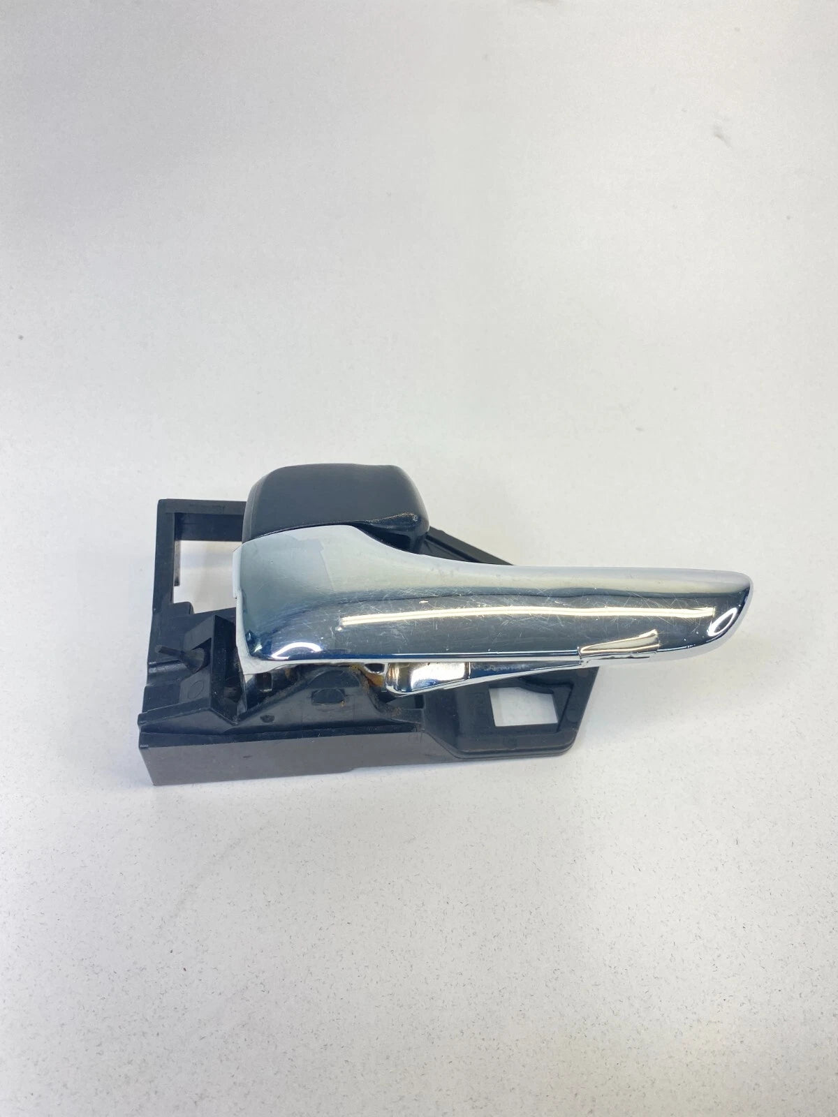 2005-2012 TOYOTA AVALON FRONT LEFT DRIVER INSIDE INNER DOOR HANDLE OEM