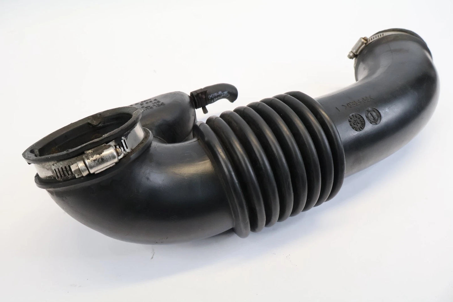 2004-2008 CHEVROLET MALIBU 2.2L AIR CLEANER OUTLET DUCT INTAKE HOSE OEM 22663104