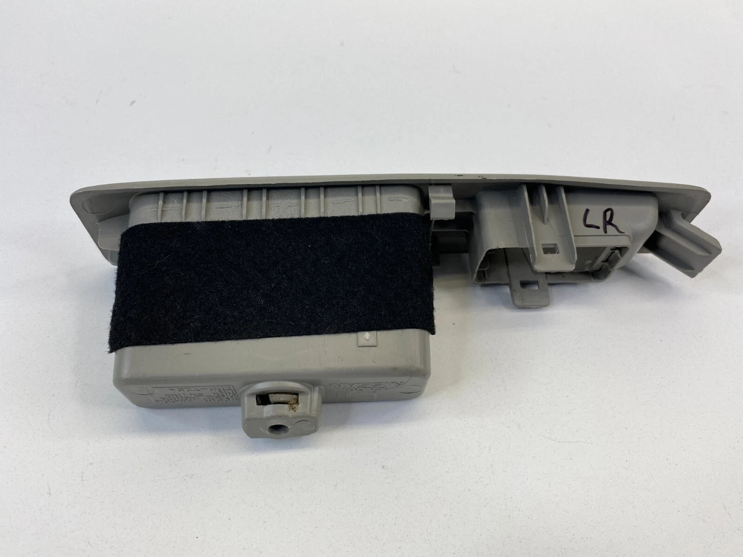 2008-2013 NISSAN ROGUE REAR LEFT SIDE DOOR WINDOW SWITCH COVER BEZEL 82961-JM00A