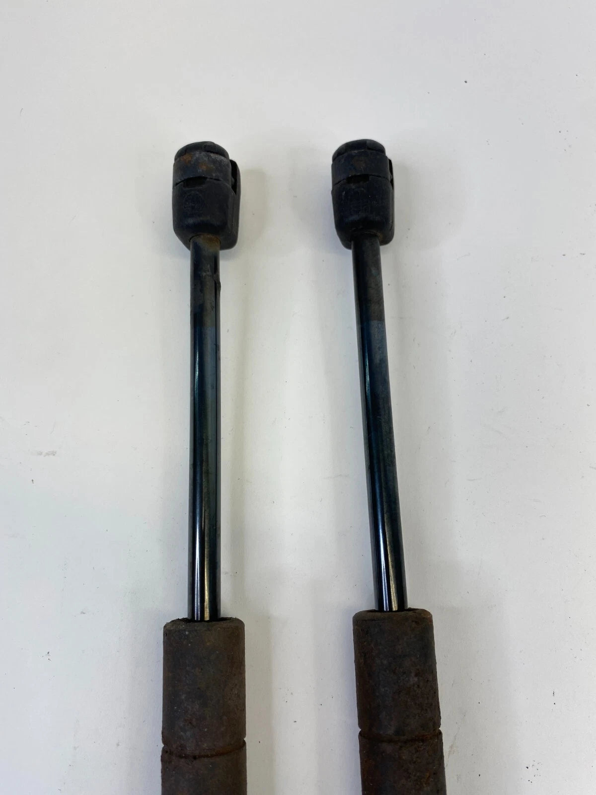 2001-2005 VW VOLKSWAGEN JETTA TRUNK LIFT SUPPORT STRUT SHOCK ARM PAIR SET OEM