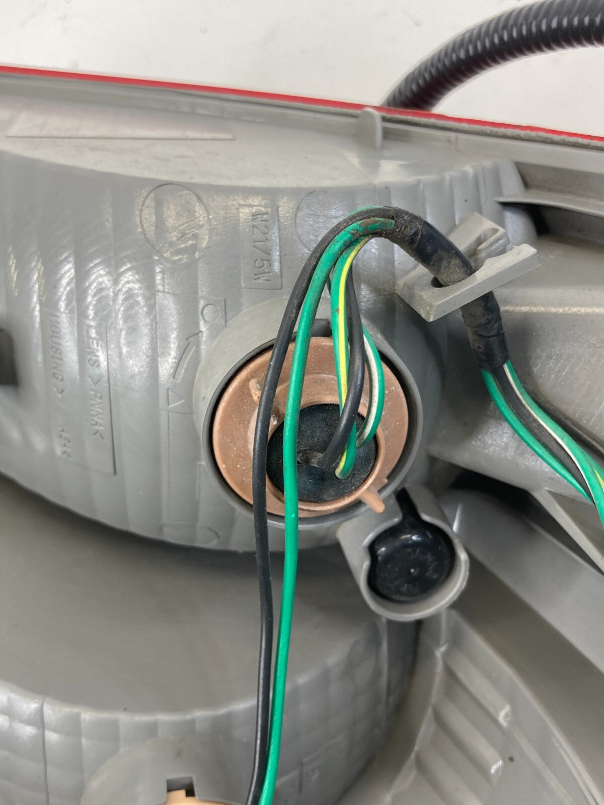 2008-2013 Nissan Rogue Right Passenger Side Outer Tail Light Taillight Lamp Assy