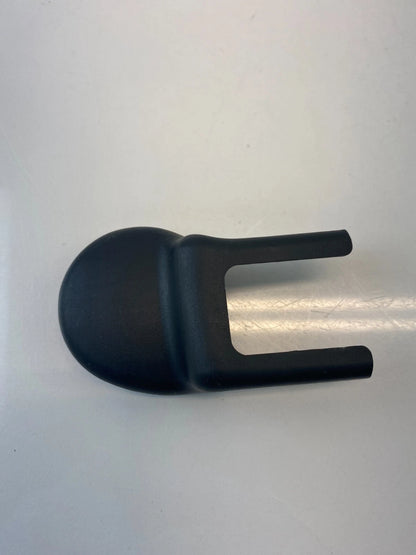 2011-2016 HYUNDAI ELANTRA FRONT SEAT LEFT SIDE TRACK END COVER TRIM CAP OEM