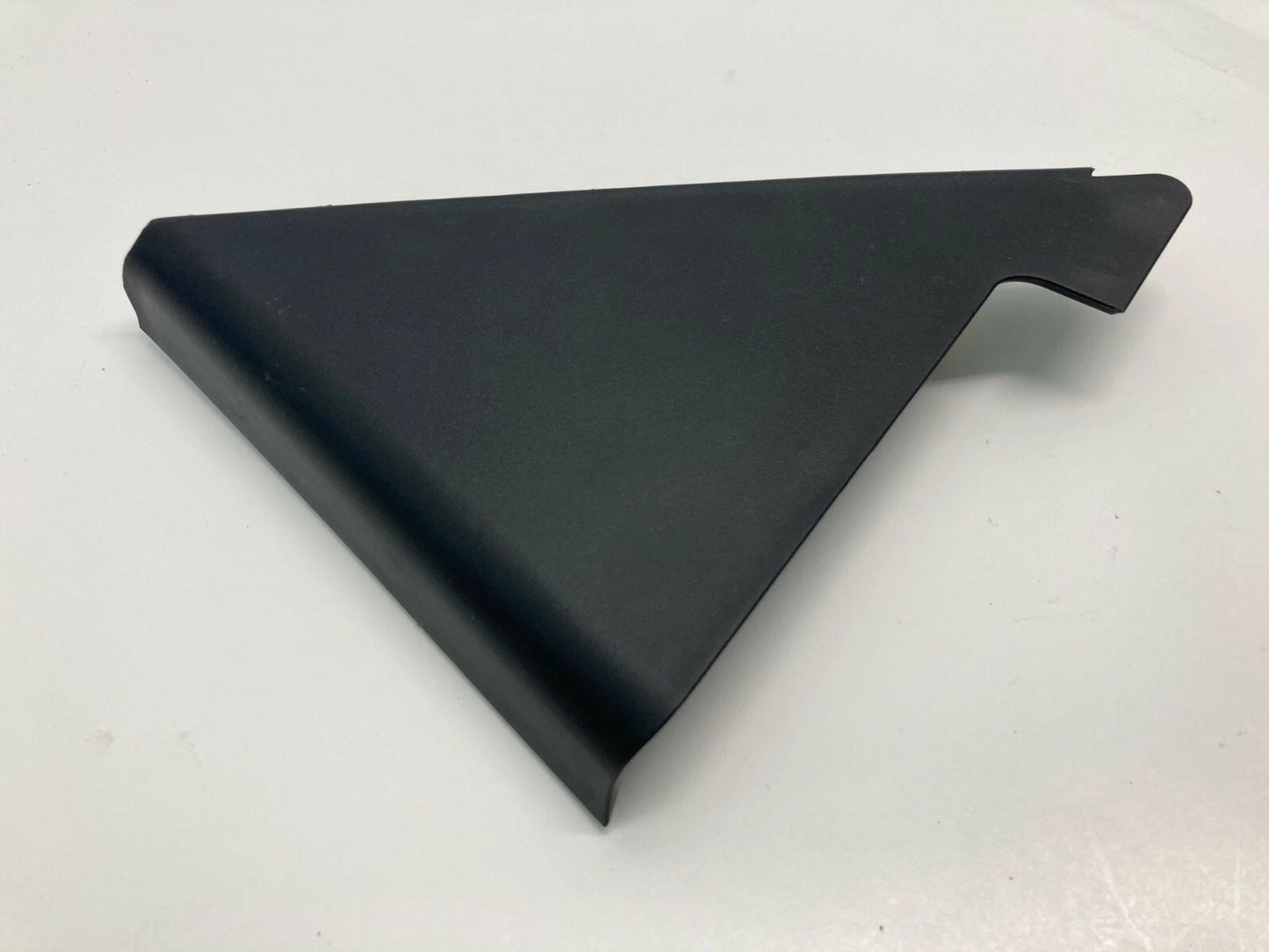 10-13 KIA FORTE SEDAN INNER REAR RIGHT DOOR CORNER COVER TRIM BEZEL 83920-1M000
