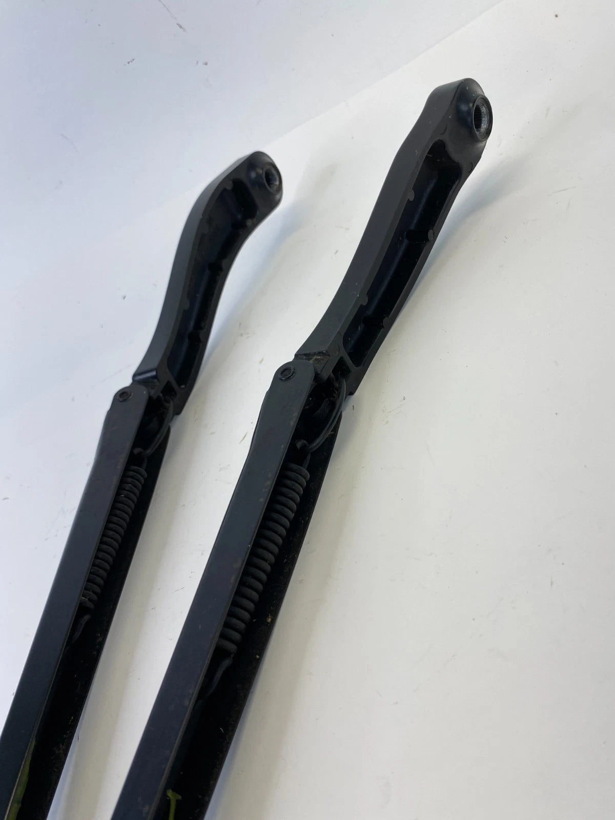 08-20 DODGE GRAND CARAVAN FRONT LEFT & RIGHT WINDSHIELD WIPER ARM PAIR SET OEM