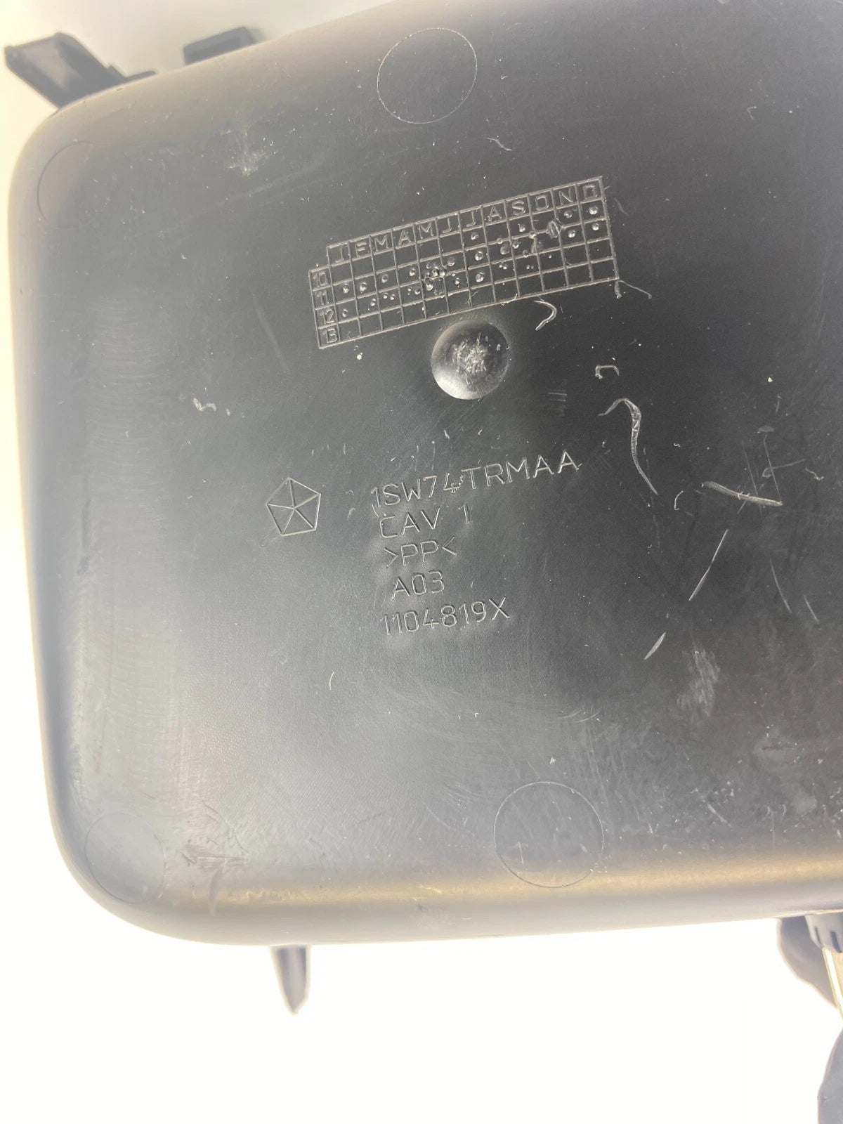11-14 DODGE AVENGER CENTER CONSOLE STORAGE COMPARTMENT CUBBY TRAY 1SW74TRMAA OEM