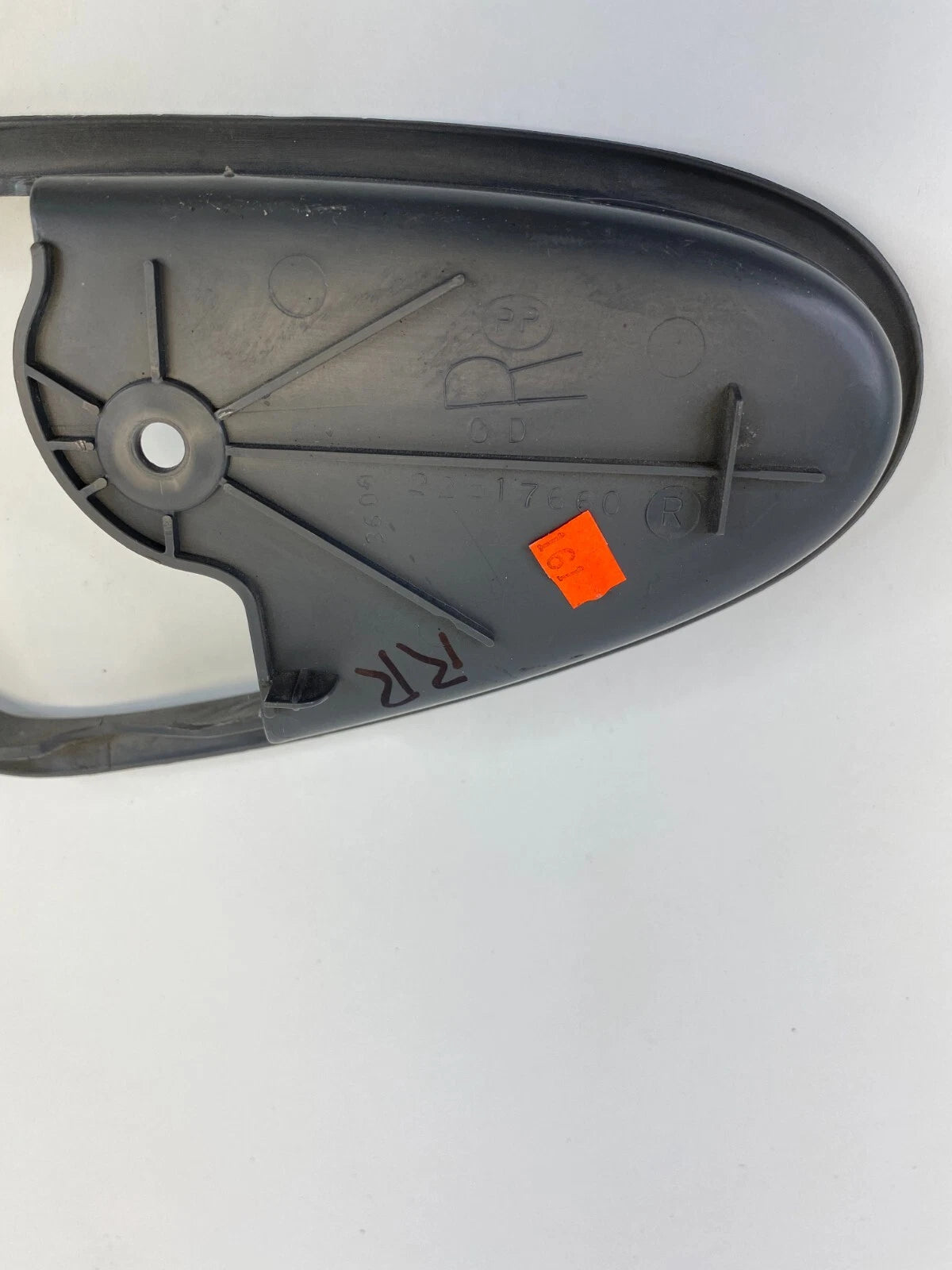 99-05 PONTIAC GRAND AM REAR RIGHT SIDE INTERIOR DOOR HANDLE COVER BEZEL 22617660