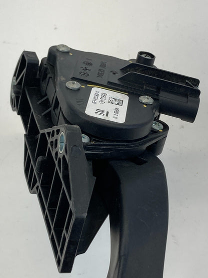 07-11 GMC Yukon Escalade 2.4L AT Fuel Accelerator Gas Pedal Throttle 15101848