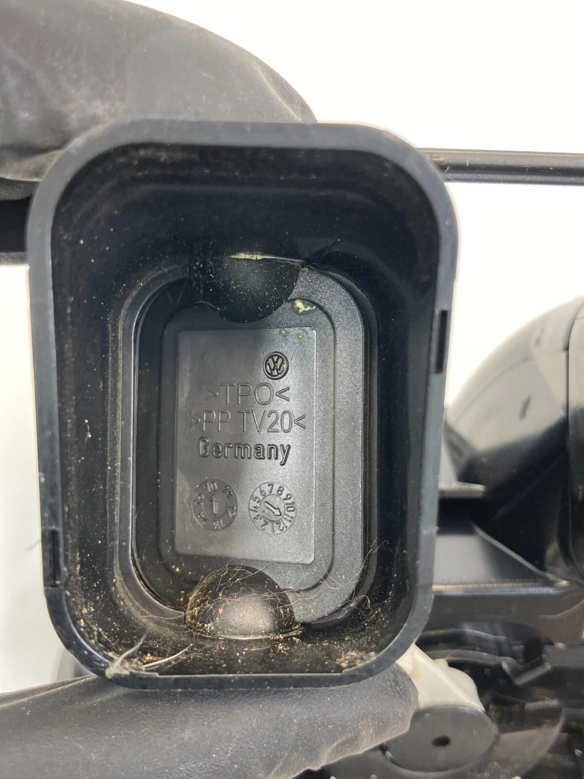 2009-2011 VW VOLKSWAGEN TIGUAN REAR CENTER CONSOLE A/C AIR VENT OUTLET 5N0819203