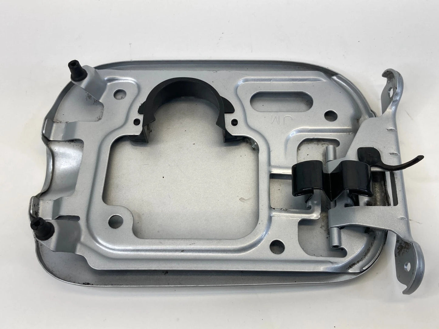 08 09 10 11 12 13 NISSAN ROGUE 2.5L 16V FUEL FILLER DOOR GAS LID TOP COVER OEM