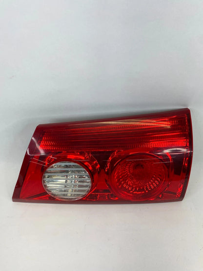 2006-2010 TOYOTA SIENNA RIGHT PASSENGER SIDE INNER TAIL LIGHT LAMP TAILLIGHT OEM