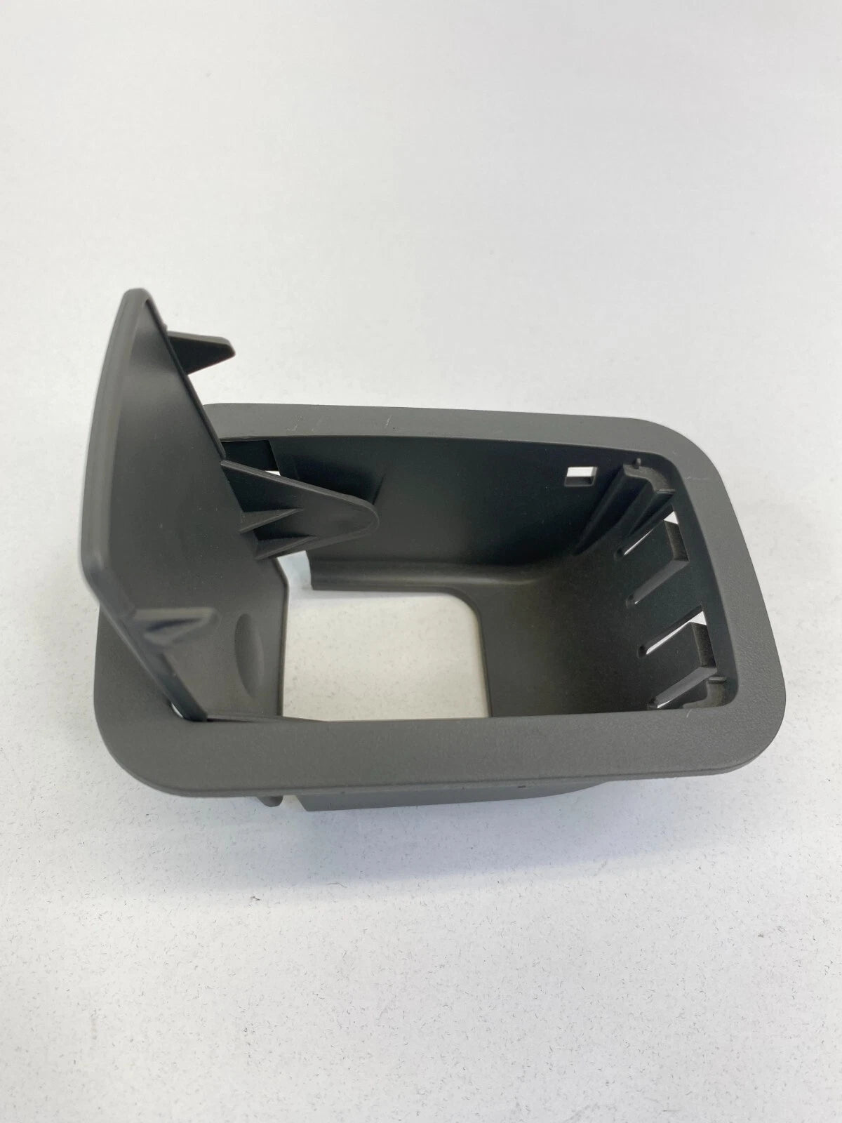13-15 CHEVROLET MALIBU REAR DECK CHILD SEAT LOWER ANCHOR COVER TRIM OEM 15795997