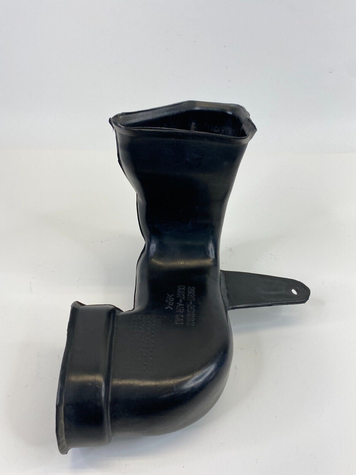 2001-2006 Hyundai Elantra 2.0L L4 Air Intake Hose Duct Tube Pipe 28211-2D000 OEM