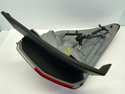 2013-2016 NISSAN PATHFINDER REAR OUTER RIGHT PASSENGER TAILLIGHT TAIL LIGHT OEM