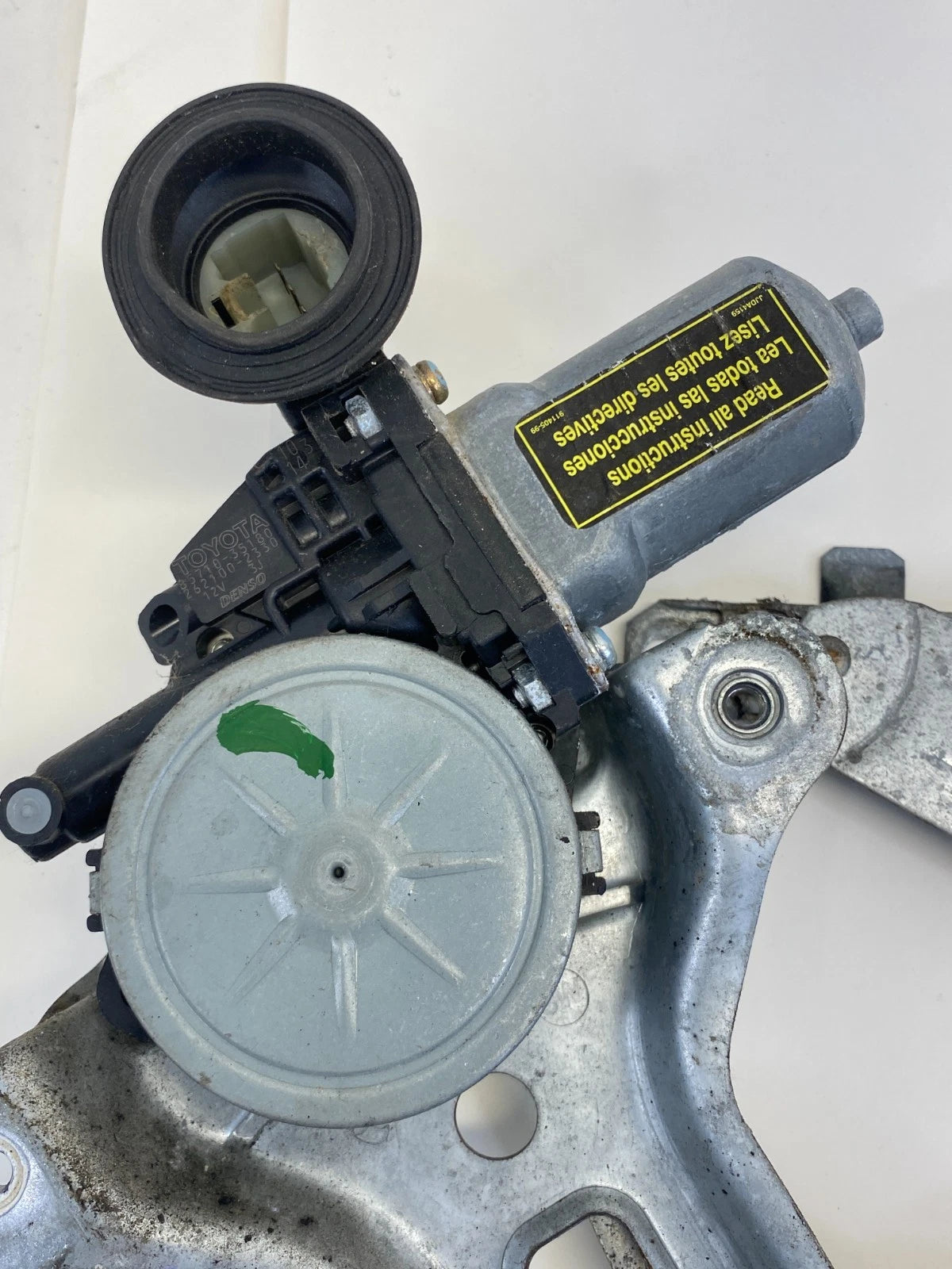 2004-2010 TOYOTA SIENNA FRONT RIGHT PASSENGER POWER WINDOW REGULATOR MOTOR OEM