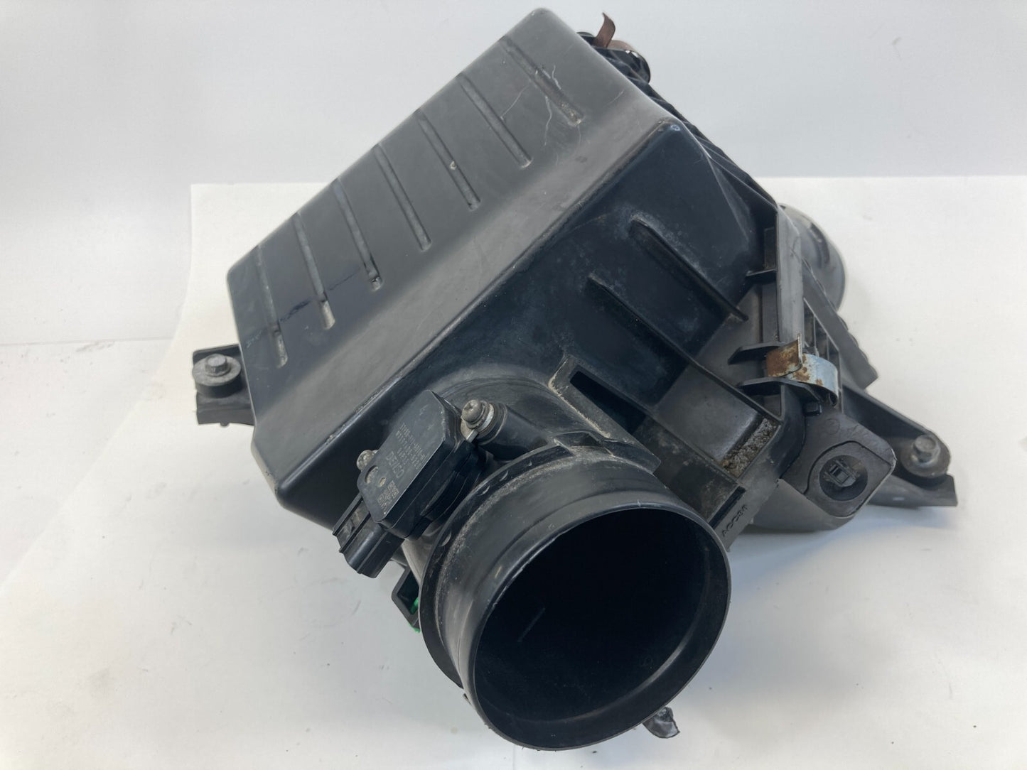 2008-2012 Honda Accord Sedan 2.4L A/T Air Cleaner Intake Box Assembly OEM