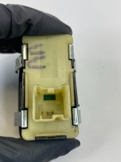 2009-2014 VW ROUTAN REAR RIGHT SLIDING DOOR POWER WINDOW SWITCH 68020400AC OEM