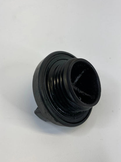 02 03 04 05 06 TOYOTA SOLARA 2.4L L4 ENGINE OIL FILLER FLUID CAP LID COVER OEM