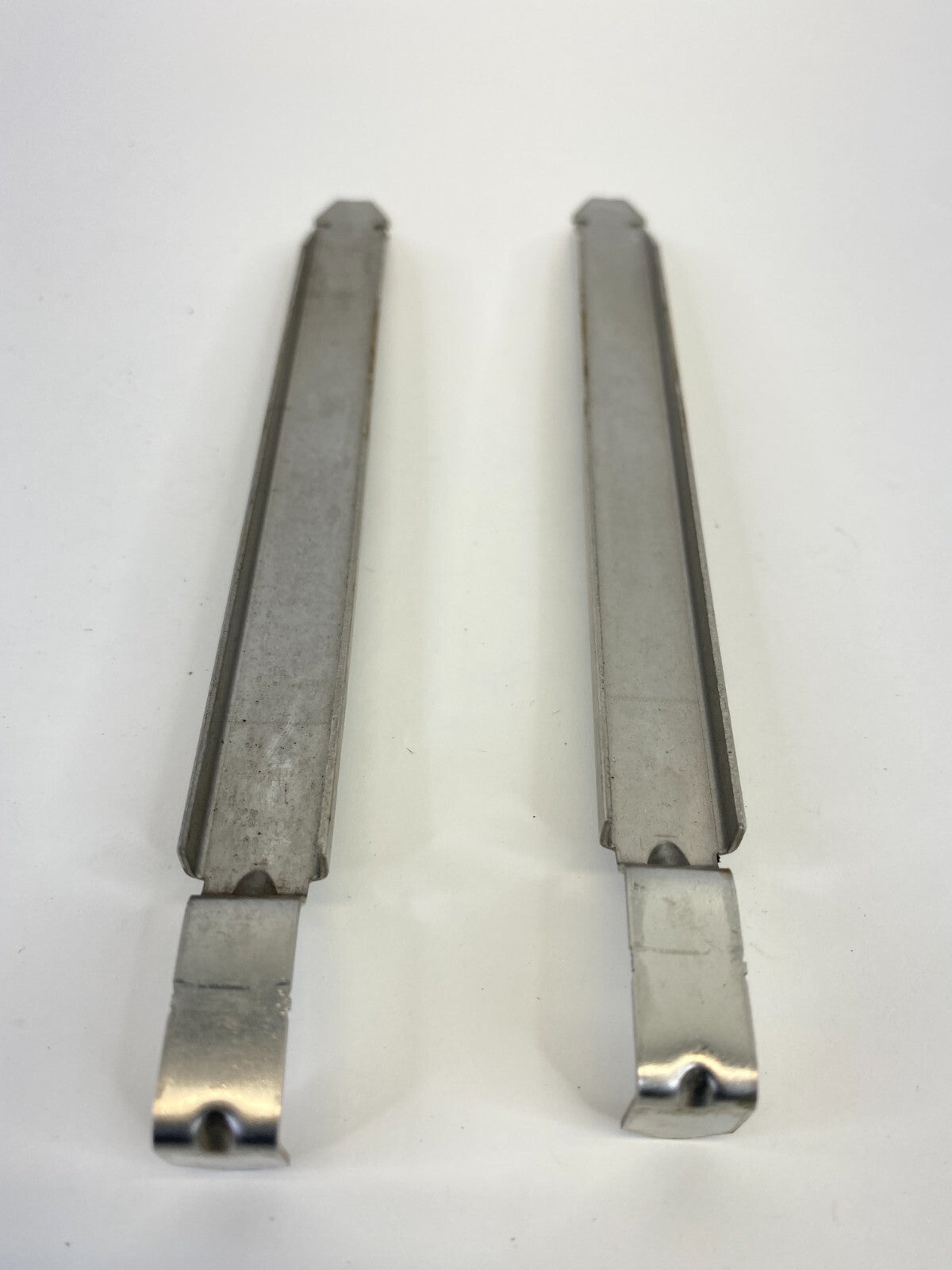 2002-2004 Volvo S40 Front Left Or Right Side Headlight Headlamp Bracket Support