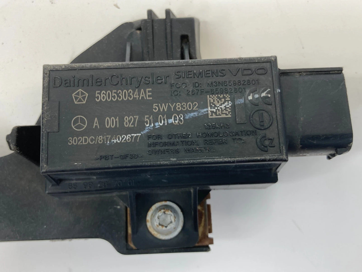2009 2010 VW ROUTAN RIGHT SIDE TIRE PRESSURE MONITORING MODULE 56053034AE OEM