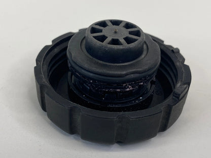 96-09 MERCEDES-BENZ E320 3.2L ENGINE RADIATOR COOLANT TANK CAP COVER 2105010615