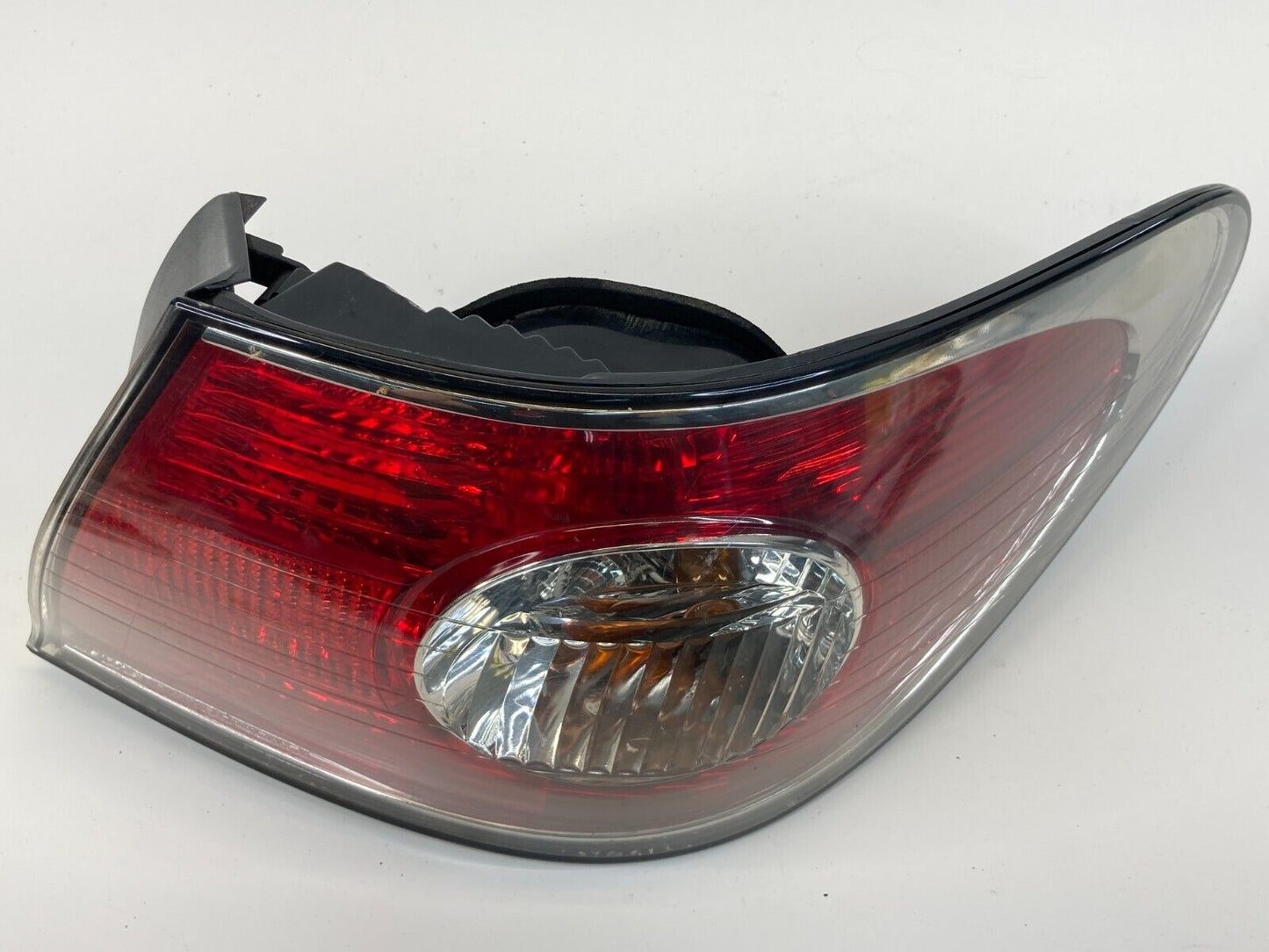 02 03 Lexus ES300 Rear Right Passenger Side Outer Tail Light Taillight Lamp OEM