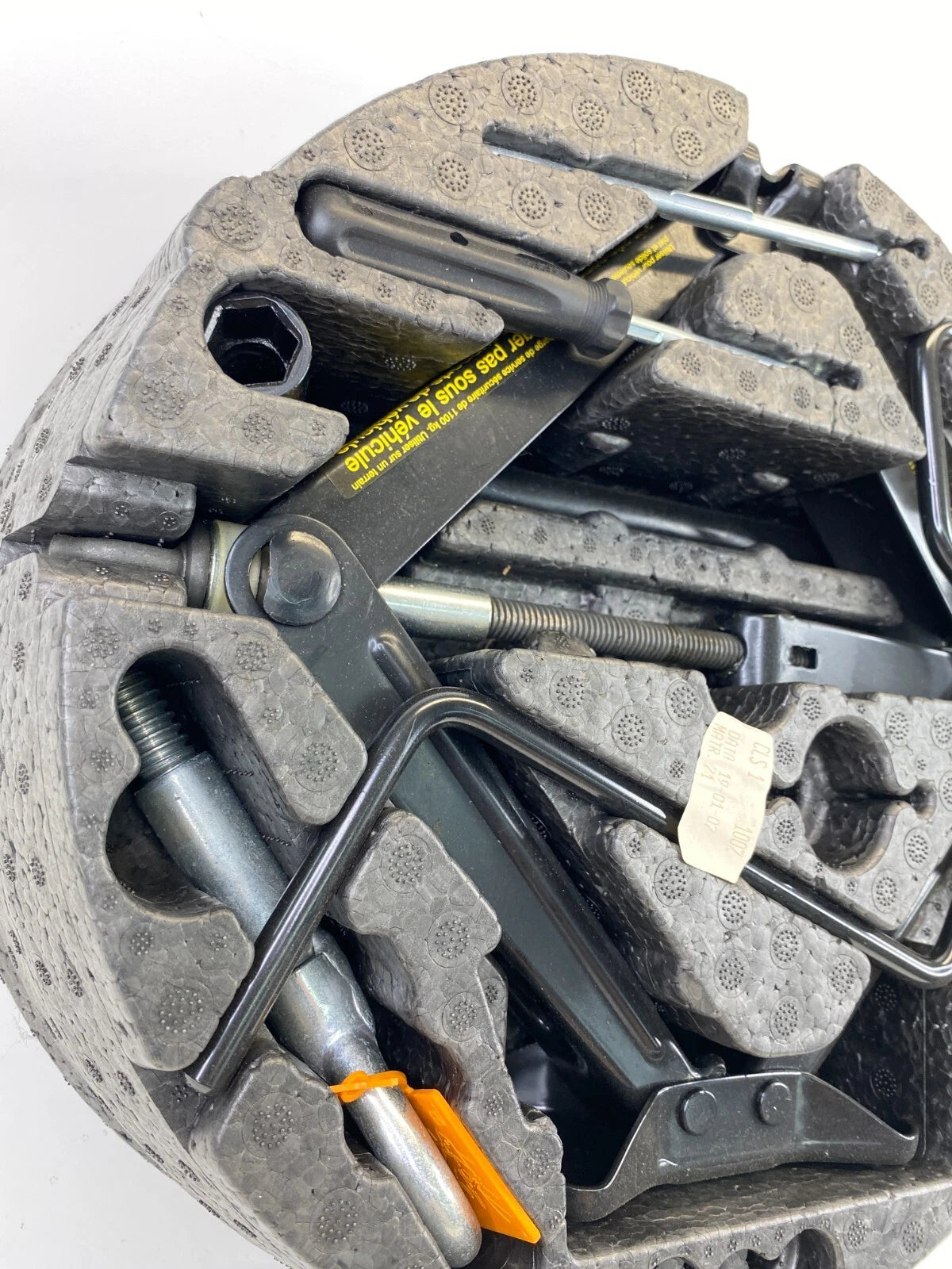 05-11 SAAB 9-3 SEDAN SPARE TIRE EMERGENCY JACK & TOOL KIT ASSEMBLY 13162851 OEM