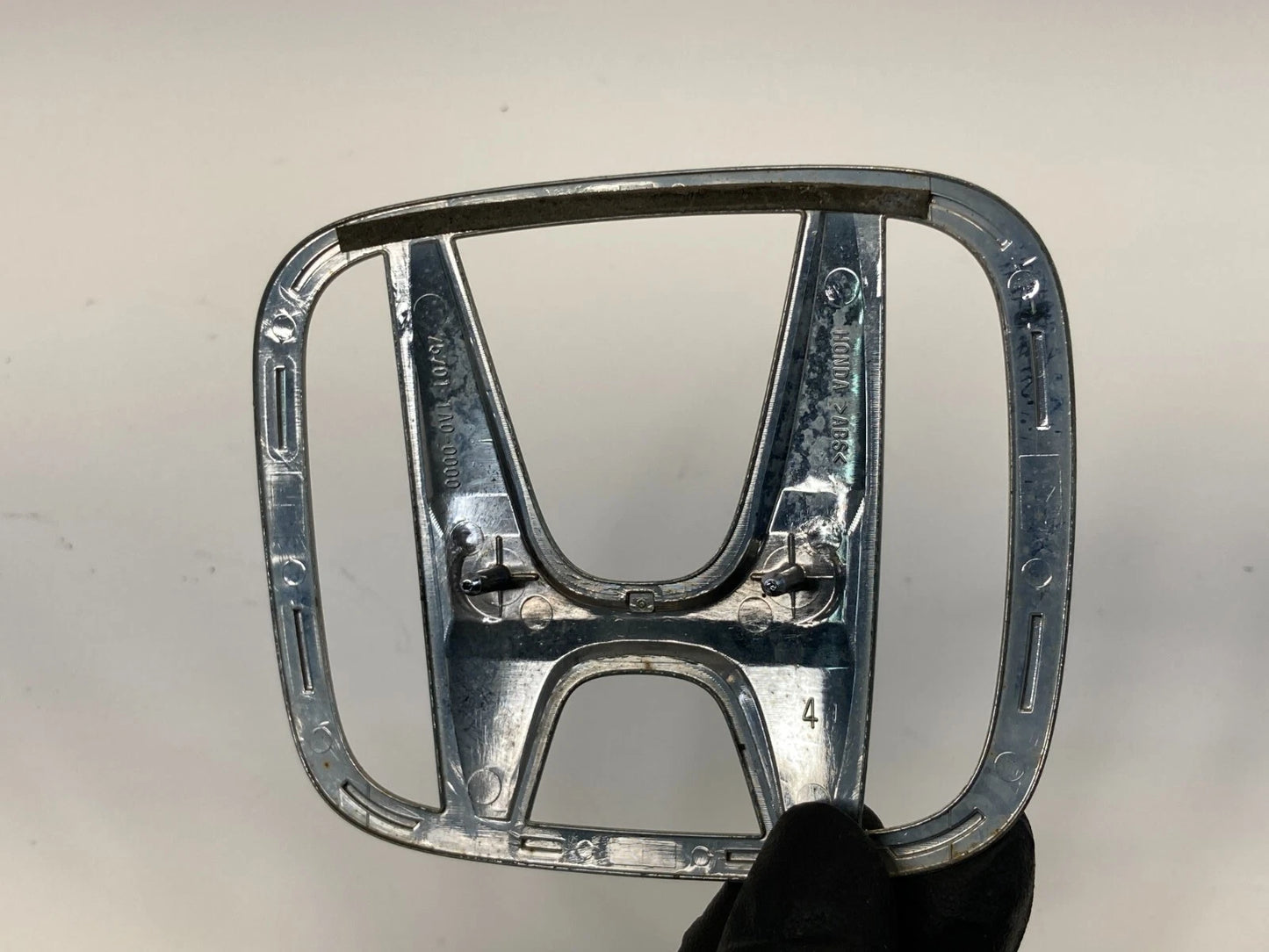 08-12 HONDA ACCORD SEDAN REAR TRUNK LID EMBLEM BADGE LOGO SYMBOL 75701-TA0-000