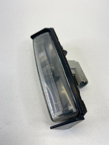 2004-2010 Toyota Sienna LE Van Rear Trunk License Plate Light Lamp Assy E130553