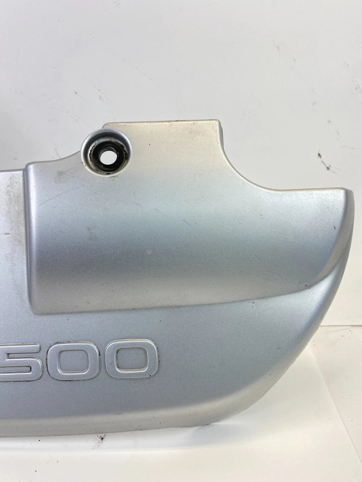 01-04 NISSAN PATHFINDER ENGINE TOP COVER TRIM PLASTIC V6 3500 3.5L ORNAMENT OEM