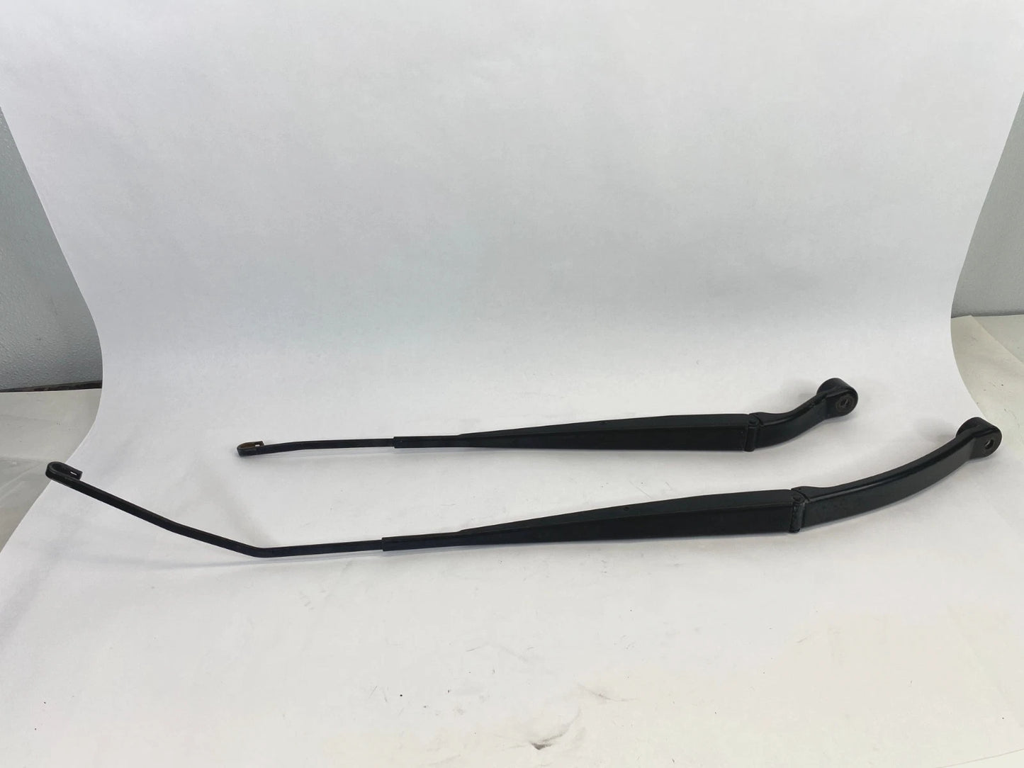 2009-2014 HONDA FIT HATCHBACK FRONT RIGHT & LEFT WINDSHIELD WIPER ARMS SET OEM