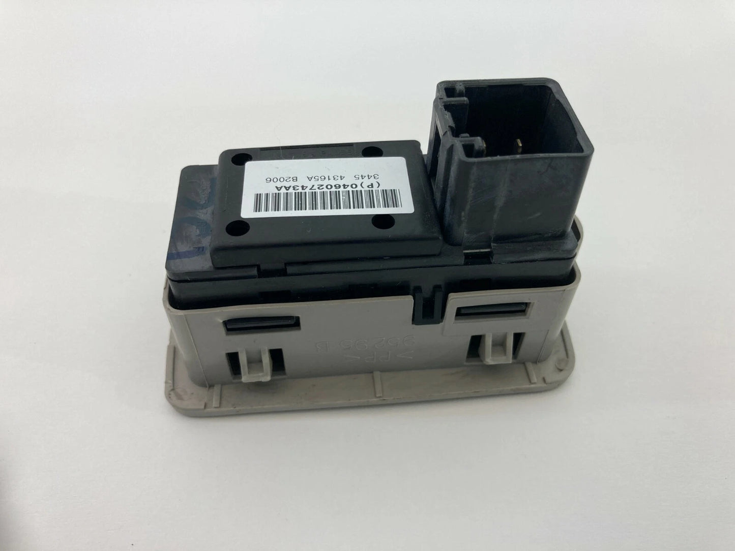 2006 DODGE CHARGER 2006-2008 MAGNUM REAR DOOR WINDOW CONTROL SWITCH RR OEM