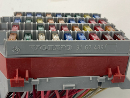 03-07 Volvo XC70 Front Driver Side Under Dash Fuse Box Junction Panel 9162439